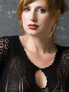 Incredibly Slender Sexy Chick Amber Dawn Is Flexing Her Beautiful Body In Hot Poses And Showing