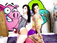 Alt Chicks Krysta Kaos And Bonnie Rotten Show Off Their Fine Inked Bod In Softcore Gallery