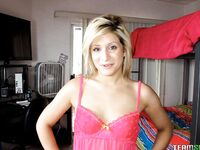 Hungry For That Dick photos (Caprice Capone)