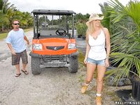 Big Meloned Country Girl Julia Ann Gives Proper Blowjob Then Gets Fucked Silly