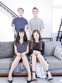 Charlie Valentine , Tricia Oaks - Mom Swap