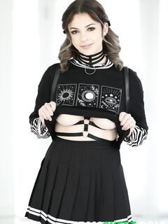 Bella Luna - Teen Pies