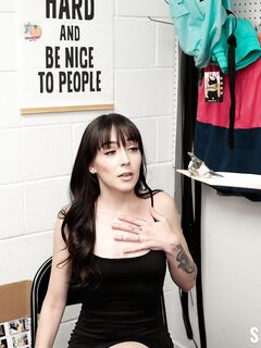 Emma Jade - Shoplyfter