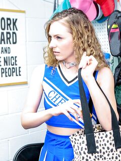 Celestina Blooms - Shoplyfter