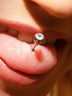 Cute Faced Blonde Haired Porn Actress Linda Ray In Hot Scene With Two Men