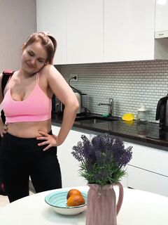 Mary Candy Gets Fucked From Behind After Giving Head