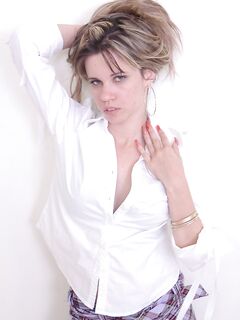 Foreign Exchange 3 photos (Lily Saint)