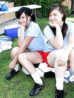 Busty Blonde Haired Soccer Mom Monica Mayhem Shares A Cock With Two Teen Brunettes Outdoors