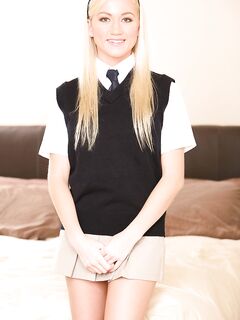 Busty College Blonde Madison Scott In Black Boots Gets Her Eager Pussy Humped