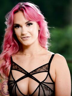 Stunning Babe Siri Dahl Can't Get Enough Of Lover's Cock