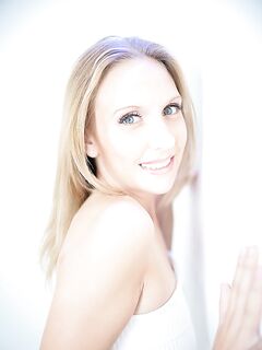 Skinny Blonde Doll Delaney Allure Shows Her Nude Pussy And Does A Greedy Blowjob