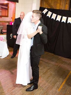 Cathy Heaven, Mea Melone - Moms In Control