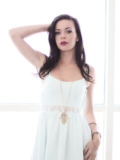 Stretch Her Pussy photos (Stella Daniels)