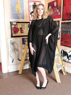 Bisexual Pick-Ups photos (Mona Wales)