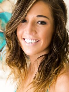 Young Handsome Val Midwest Shows Her Shaved Taco As She Strips On The Bed