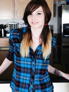 Gorgeous Babe Ivy Jean Enjoys In Showing Off Her Hidden Posing Talents In Kitchen