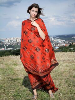 Pale Dark Haired Babe Vienna Takes Her Cover Off And Shows Her Milky Skin Outdoor