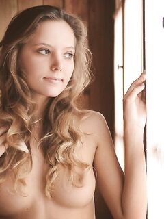 Cute Naked Babe Mango A Softly Rubs Herself From Her Soft Feet Up To Her Perfect Tits photos (Katya Clover)