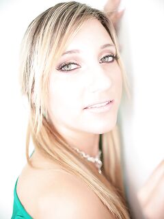 Guyâ€™s Fat Member Is Stretching The Moist Pussy And Hungry Mouth Of Emily Allure