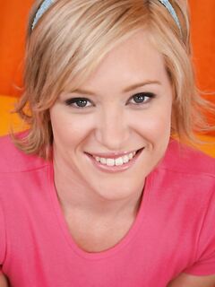 Smiling Blonde Naomi Cruise Takes Off Her Rosy Panties And Gets Impaled On Schlong