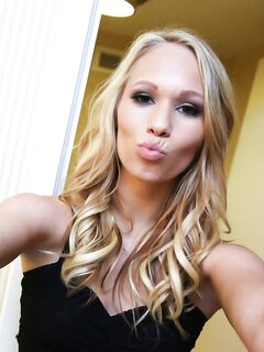 Seducing Teenager Dakota James Is Playing With Hard Stick And Fucking It Heavily