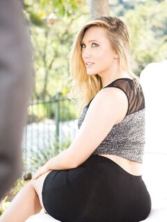 Golden Haired Hottie With Big Ass Kaylee Evans Gets Her Hands On Her Man