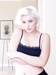 Gorgeous Jenna Ivory Could Have Been Marilyn Monroe's Naughty Twin Sister