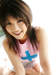 White Lingerie Girl Kyou Idols Is Flashing Her Full Boobs And Black Haired Pussy