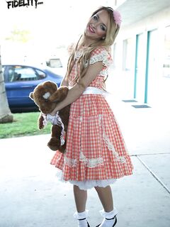 Sweet Teen Beauty Carmen Callaway Is Passionately Swallowing Cock With Pussy And Mouth