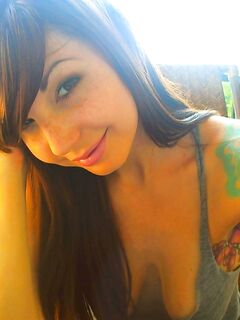 Beautiful Chick With Long Legs Ivy Jean Bares Off Her Tits And Pinches The Nipples