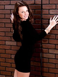 Amazing Girl Kendra Rain Poses For Softcore Pics And Shows Us Her Perfect Booty