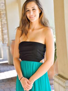 Naughty Girl Bailey DDG Is Not Too Shy To Get Naked Outdoors In The Park For The Camera photos (Anastasia Black)