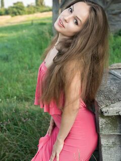 Met-Art Pics Gallery Featuring: Arina G