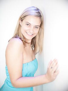 The Enticing Slut Alanna Thomas Shows The Skills Of The Wild Dick Sucking