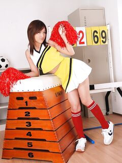 Sexually Excited Oriental Girl Caren Hasumi Poses In Luxurious Lingerie And Flashes Nudity