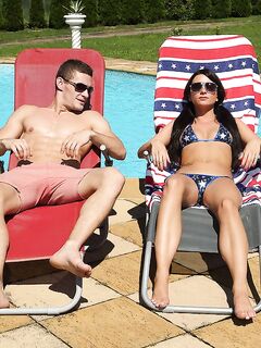 Anastasia & Max in Mount Up