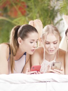 Nancy A, Sybil, Leah Maus - Wow Girls