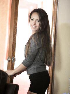 Elegant Latino Babe Cande Chavez Removes Her Office Clothes And Has Fun With Her Sex Toy