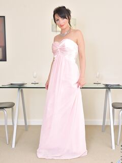 Kinky Brunette Roxanne Anilos Climbs The Glass Table And Starts Fiercely Masturbating photos (Roxanne Cox)