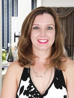 Chubby Bodied Chick Deliliah Stevenson Spreads Nub Lips For Exciting Masturbation