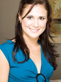 This Naughty Milf Roxie West Likes It When The Dildo Is Stretching Her Shaved Pussy Lips