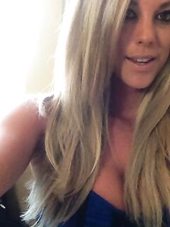 Naughty Busty Blonde Babe Xo Gisele Wants You To Check Out Her Private Candid Photos