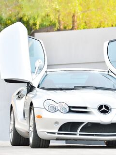 Busty Blonde Lacey Johnson Has Stopped The Car To Expose Tits And Pussy Upskirt Outdoor