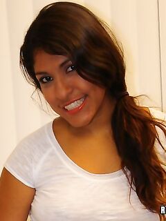 Hairy Latina Laurie Vargas Gives A Close-up Of Her Cum Covered Bush After Hot Sex