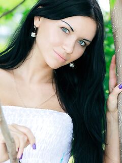 Brunette Honey Kitti A Needs To Show You Her Body And She Does It Outdoors.