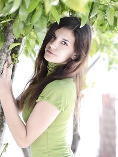 The Brunette Babe Kaylee Femjoy Is Outdoor Spreading Naked Pussy And Ass Slits photos (Candice Luca)