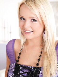 Sexy Blonde Haired Hottie Lilah Gold Gets Nude And Rides Long Metal Dildo