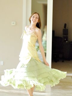 Playful Brown Haired Girl Sophie FTV With Sexy Legs Loves To Pose With No Panties photos (Sophie Strauss)