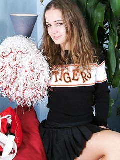 Cheer Girl In Uniform Louisa Rosso Spreads Her Pussy After Losing Her Cotton Panties