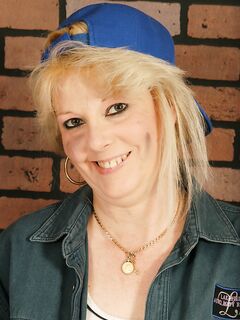 Fair Haired Milf Skye Hamil Poses In Her Bare Skin After Losing Her Black Bra And White Panties